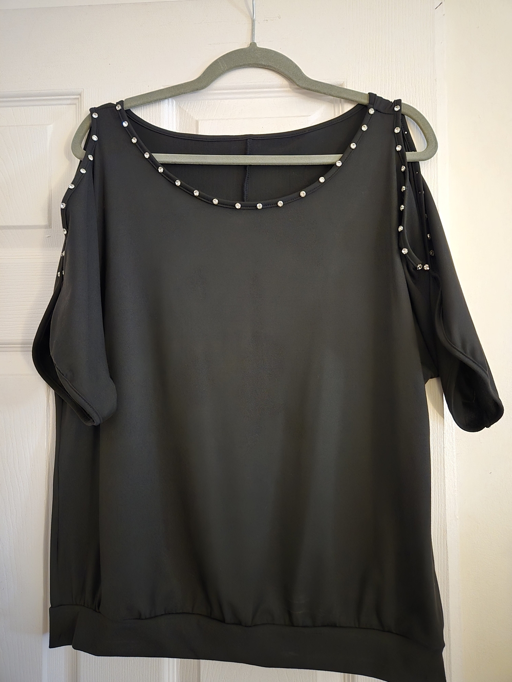 Studded Cold-Shoulder Women's Top - Black